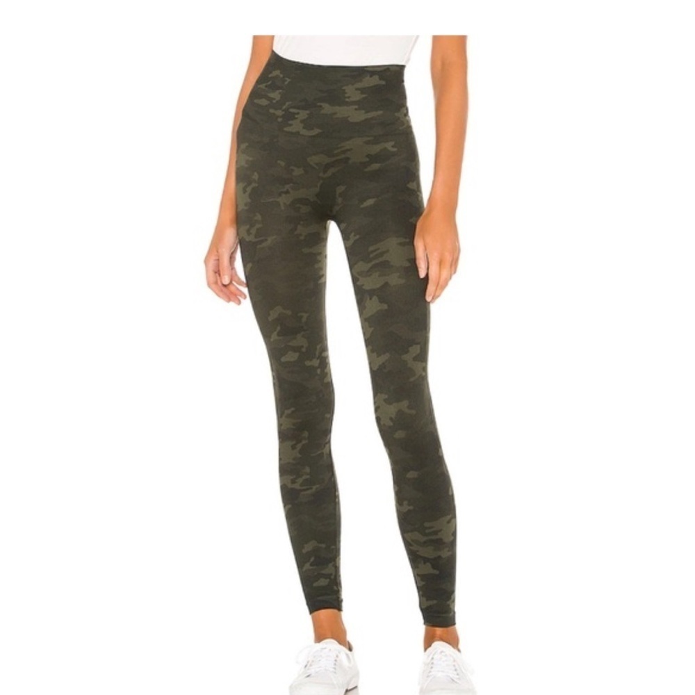 SPANX Women’s Look At Me Now Seamless Green Camouflage Small Leggings